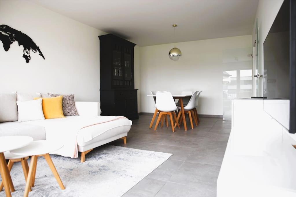 Charming Modern 2 Bedroom Apartment Alzingen Екстериор снимка